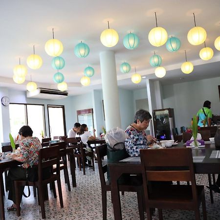 Menam Resort Nakhon Pathom Exterior photo
