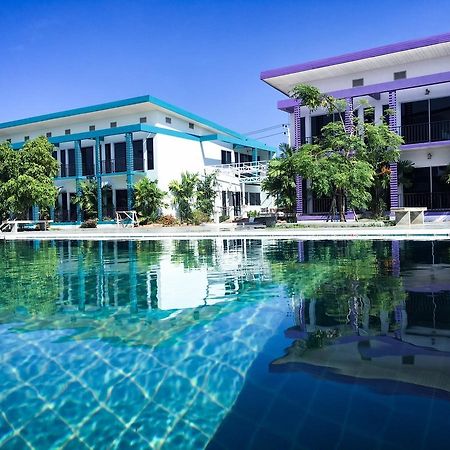 Menam Resort Nakhon Pathom Exterior photo