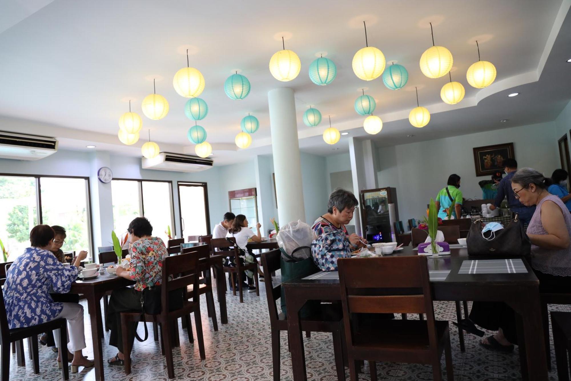 Menam Resort Nakhon Pathom Exterior photo
