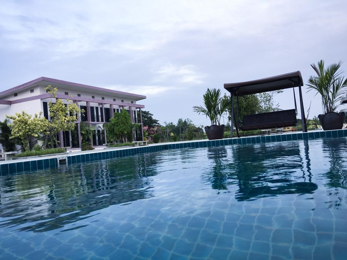 Menam Resort Nakhon Pathom Exterior photo